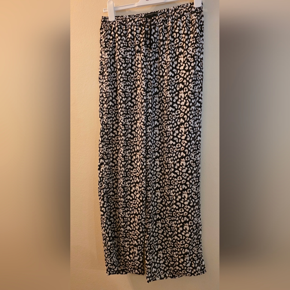 Banana Republic Satin Black & White Animal‎ Print Lounge Bottoms (Size Small) - Picture 2 of 10